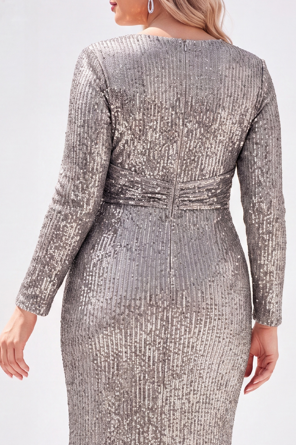 Sparkly Black V-Neck Sequins Plus Size Long Mother of the Bride Dress with Long Sleeves 