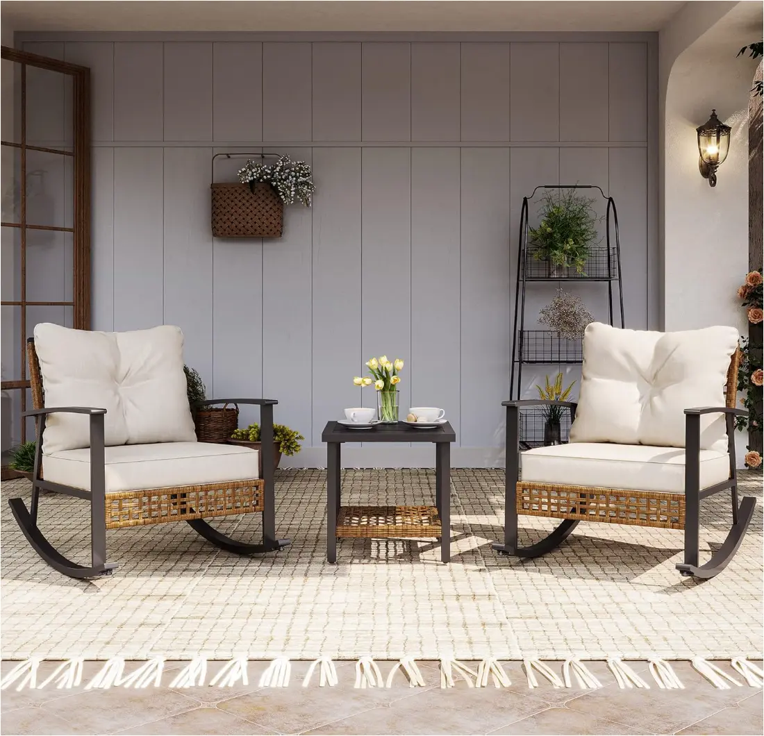 Set de 3 Muebles de Jardín Tipo Mecedora con Cojines Gruesos y Mesa de Café de 2 Niveles, Conjunto de Ratán para Exterior, Ideal para Patio, Jardín y Balcón (Beige)