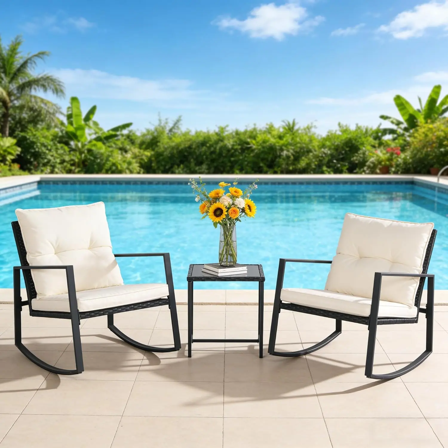 Set de bistró mecedor para exteriores de 3 piezas: muebles de mimbre negro, sillas para porche y mesa de centro de cristal.