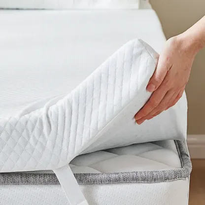 Sobrecolchón de espuma viscoelástica con gel refrescante, acolchado transpirable y ventilado con funda suave extraíble; ajuste universal para sofás cama, autocaravanas y campers.