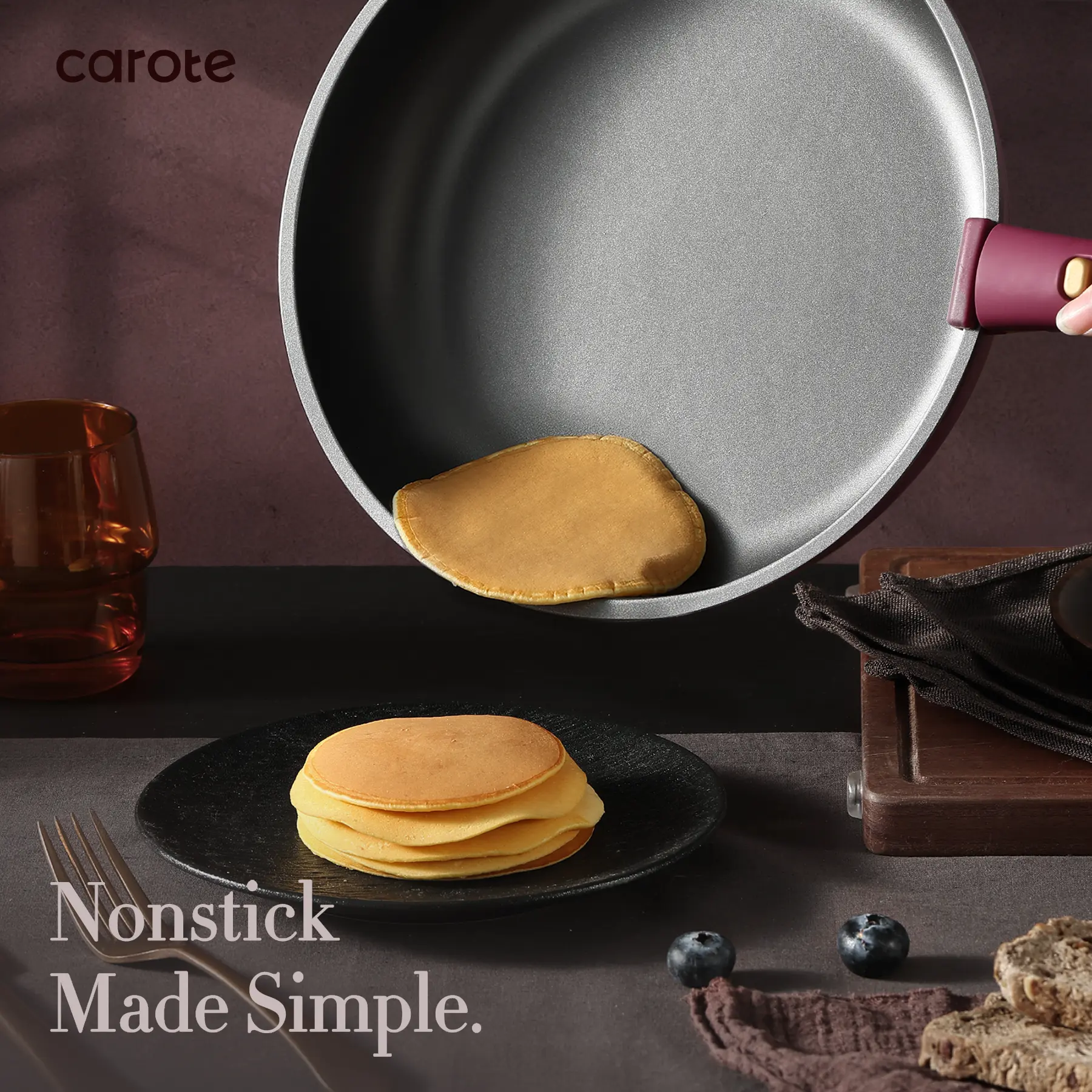 Juego de utensilios de cocina antiadherentes de 21 piezas con mangos desmontables, compatible con inducción, apto para lavavajillas, ideal para autocaravanas, en elegantes tonos dorado y morado.