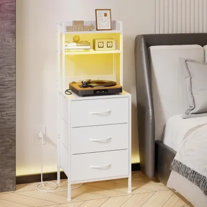 Mesita de Noche de 41" con Estación de Carga, Puertos USB y Enchufe, 3 Cajones de Tela, Diseño Multifuncional 3 en 1, Color Negro