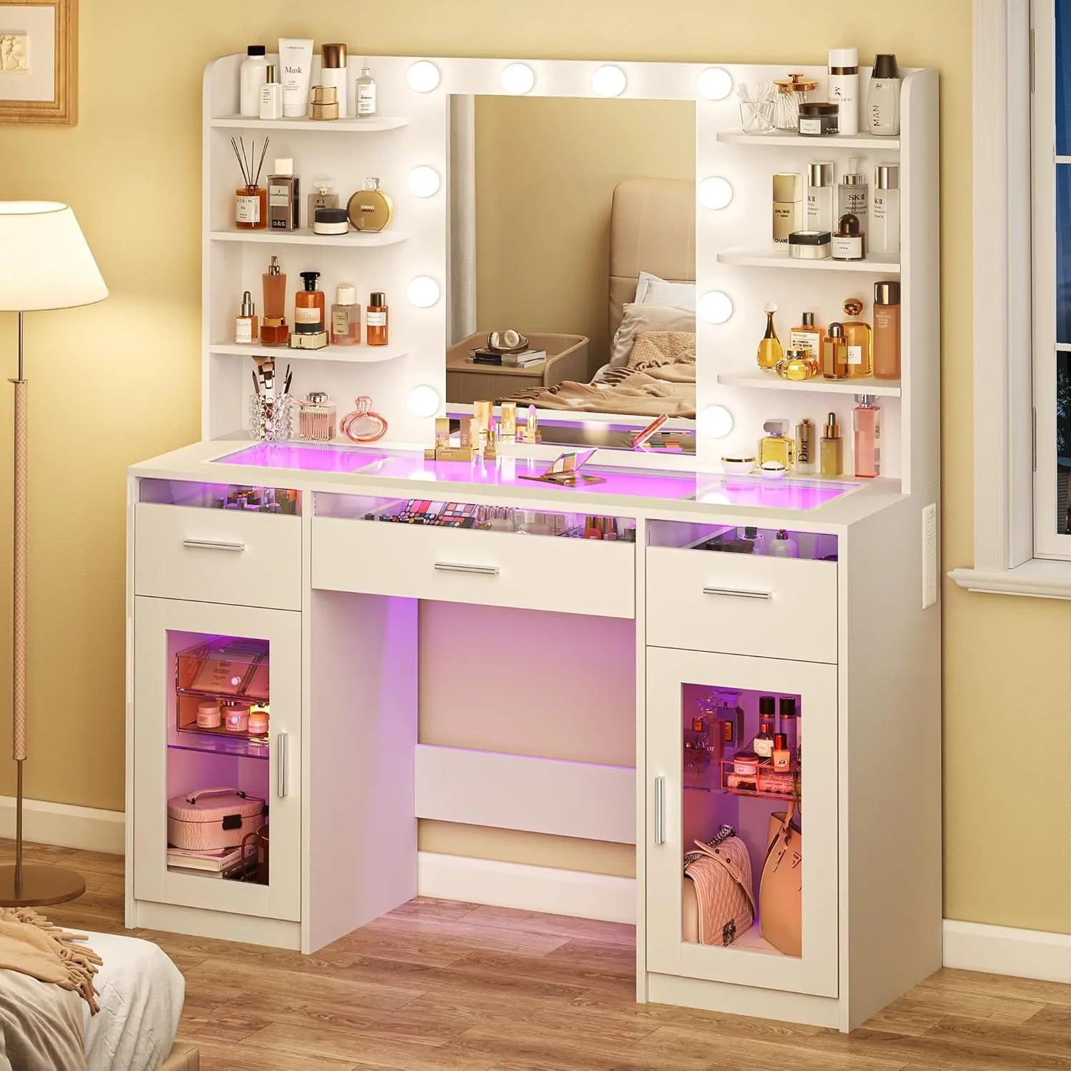 Tocador de maquillaje con espejo y luces de 3 colores, superficie transparente con 3 cajones RGB, 6 estantes, 2 armarios grandes de vidrio templado y toma de corriente; ideal para el dormitorio.