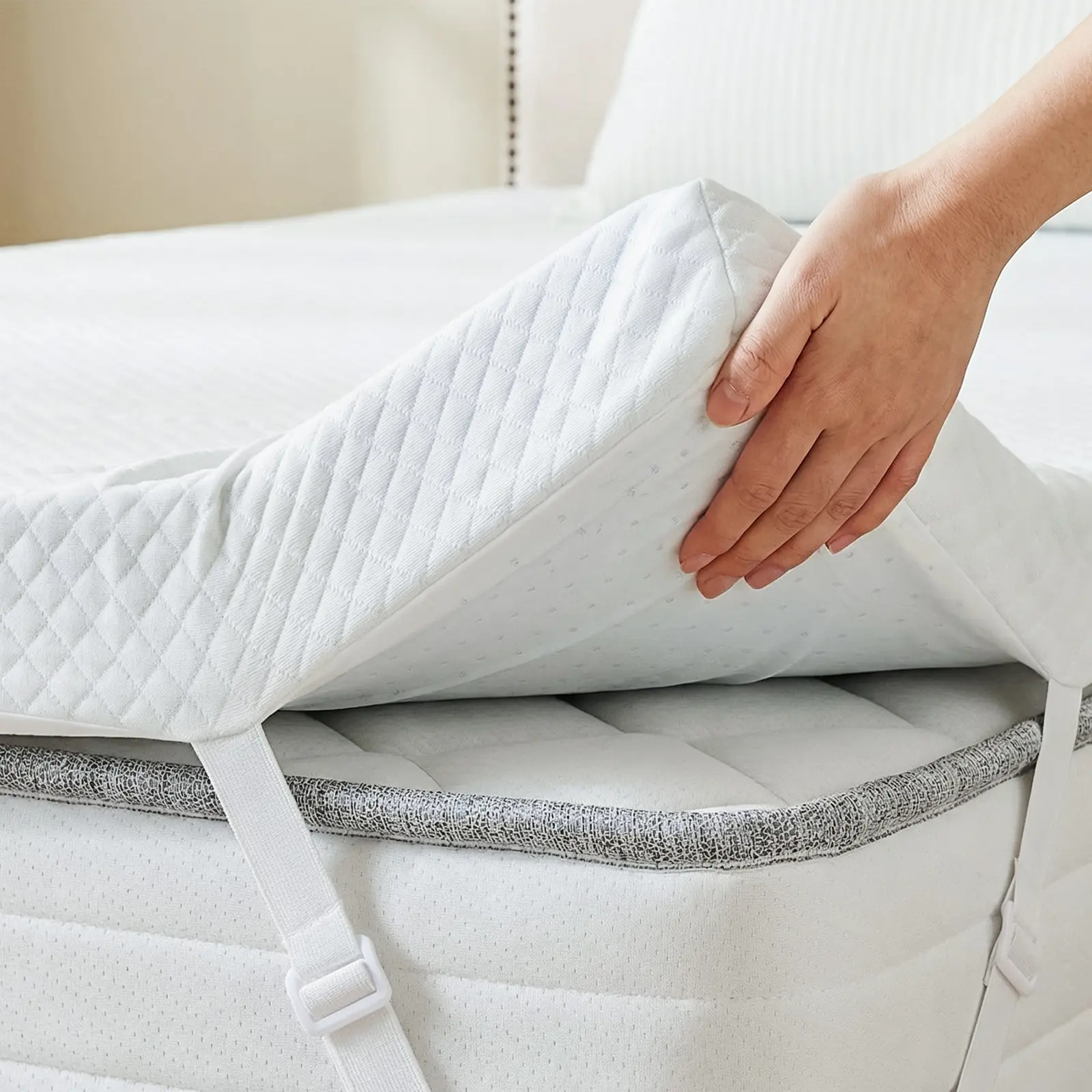 Sobrecolchón de espuma viscoelástica con gel refrescante, acolchado transpirable y ventilado con funda suave extraíble; ajuste universal para sofás cama, autocaravanas y campers.