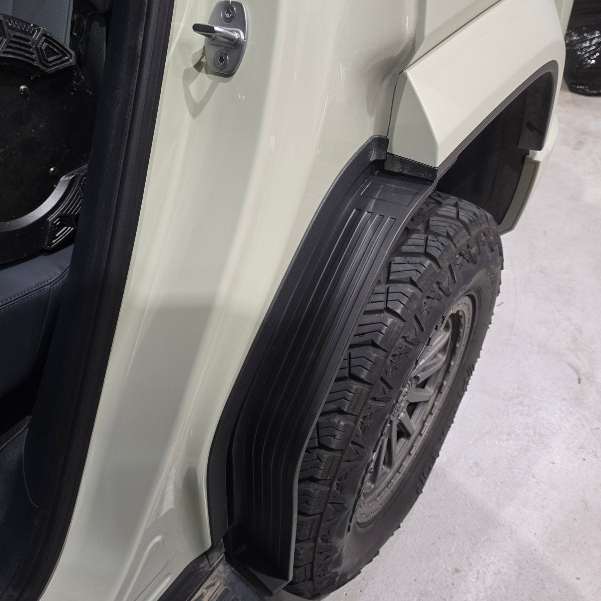 REAR DOOR MUD GUARDS DENZA B5 2026+-Let us help you explore your 4x4 with us Noxfun