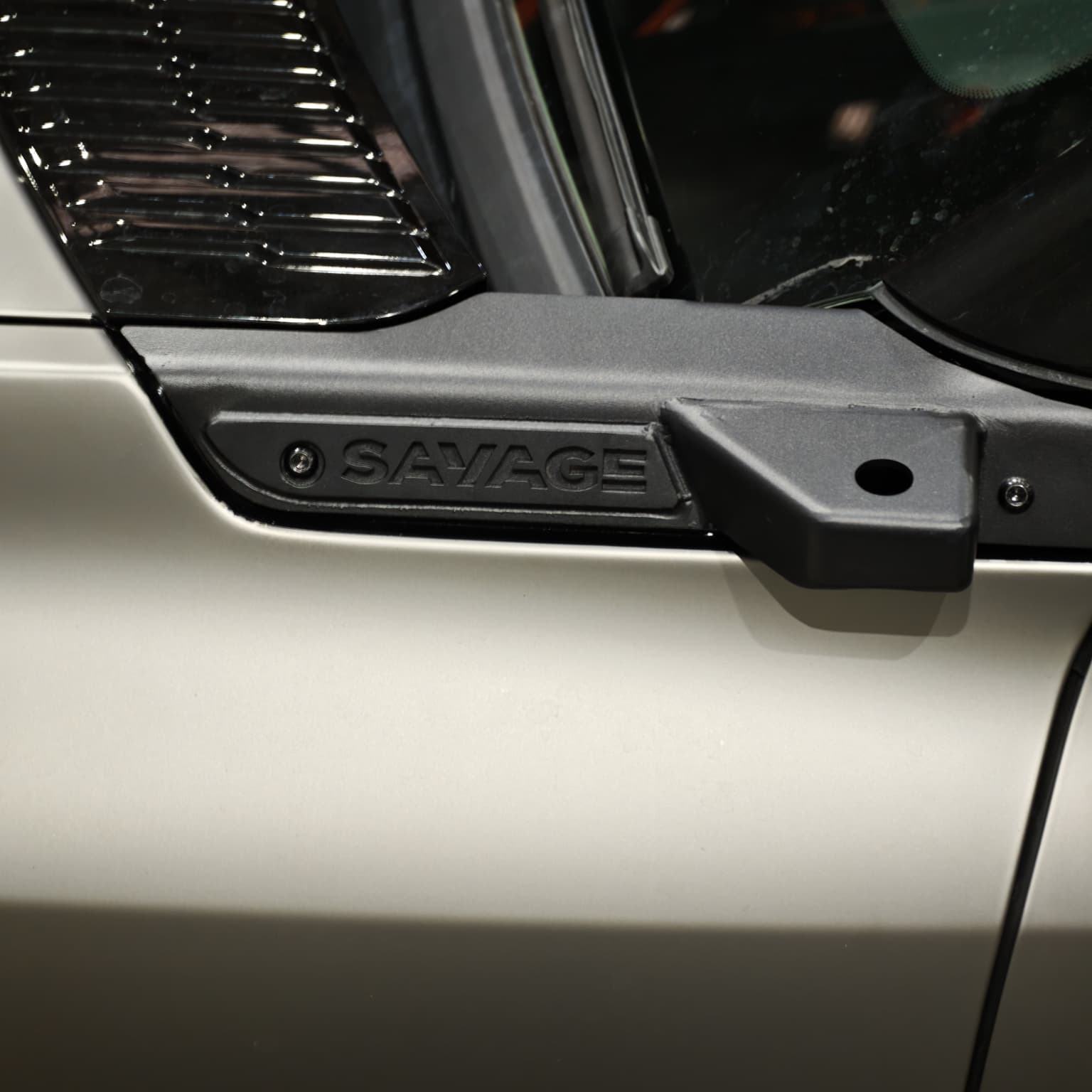 DENZA B8 UHF ANTENNA MOUNT STAINLESS STEEL POWDER COATED BLACK-Let us help you explore your 4x4 with us Noxfun