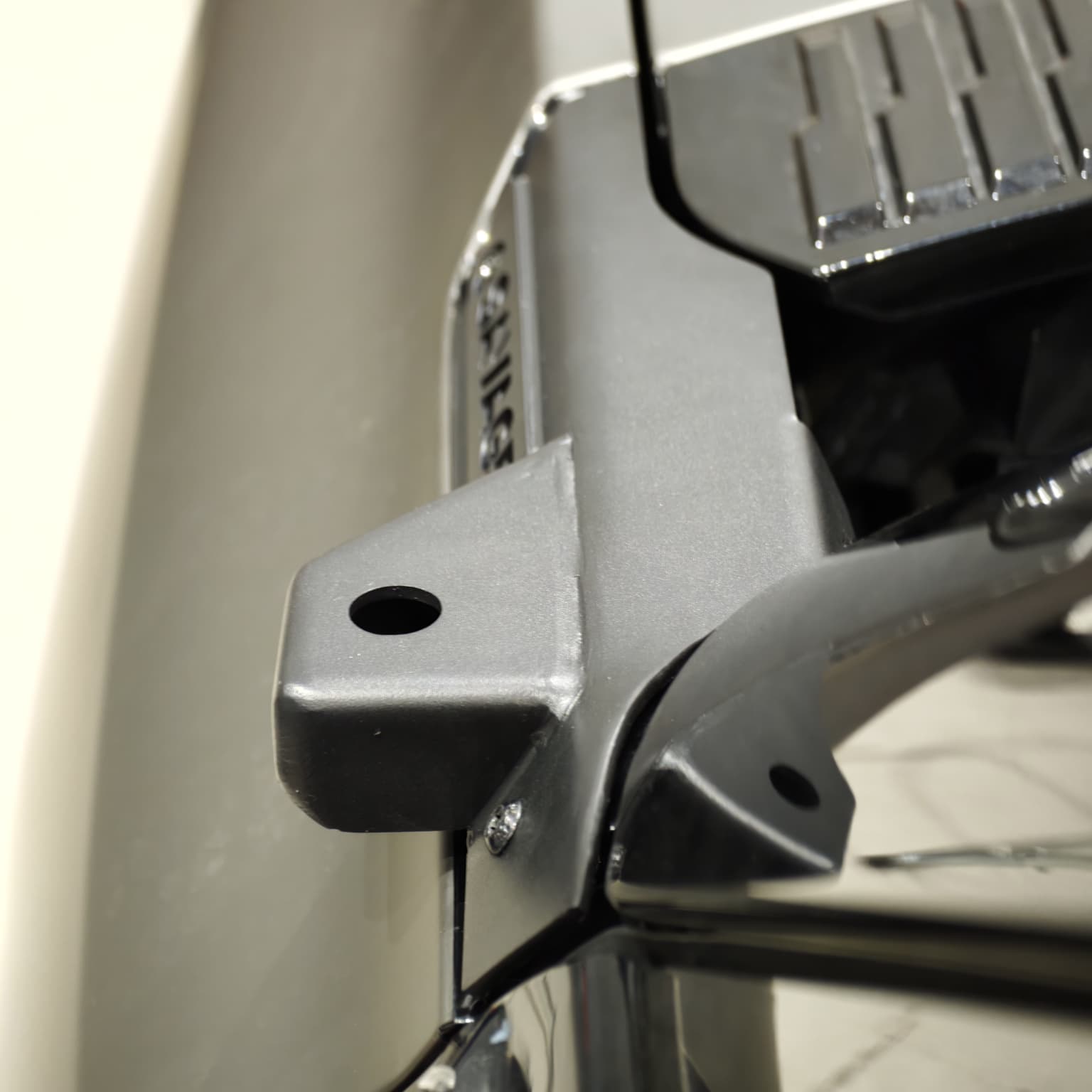 DENZA B8 UHF ANTENNA MOUNT STAINLESS STEEL POWDER COATED BLACK-Let us help you explore your 4x4 with us Noxfun