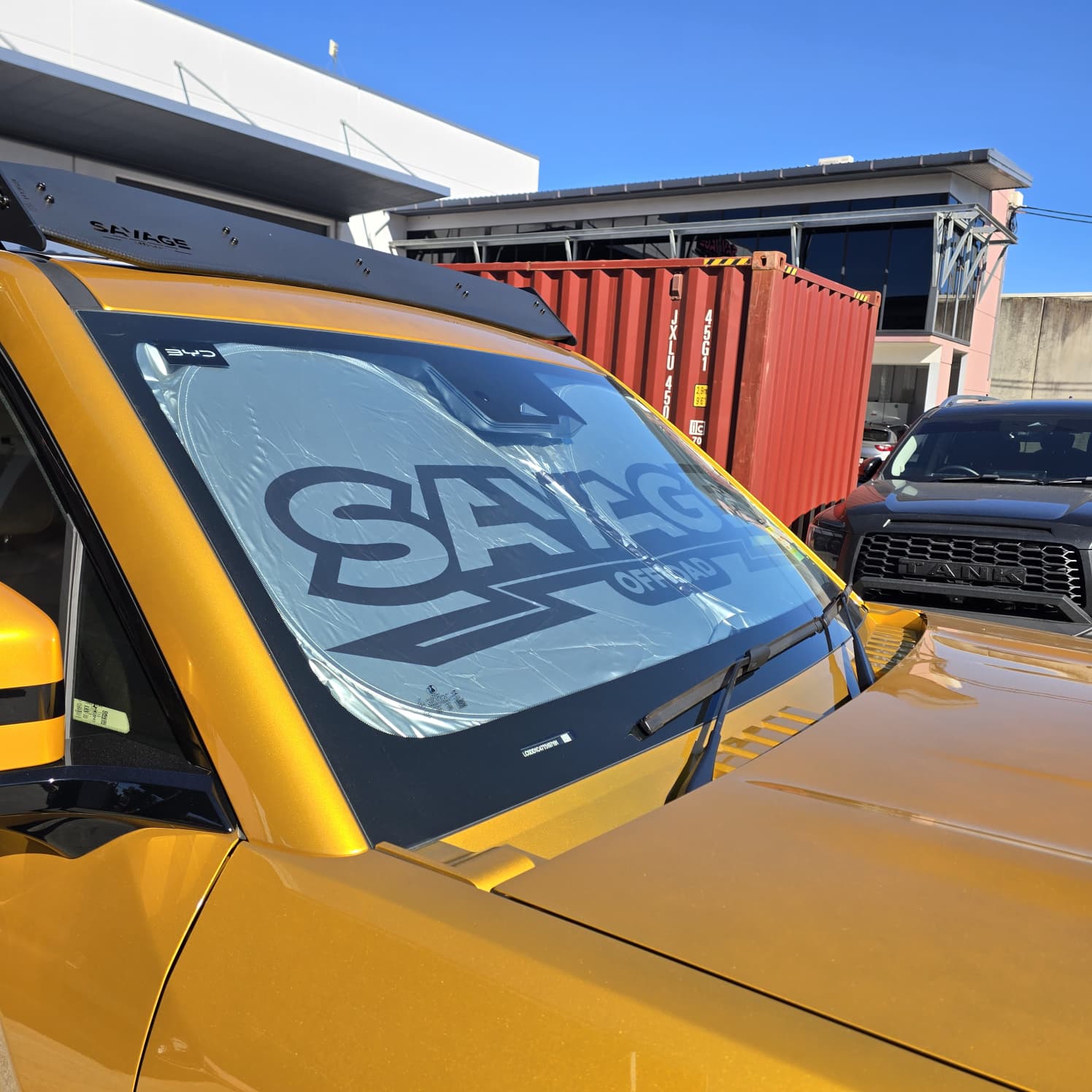 noxfun SUN SHADE WINDSCREEN VISOR DENZA B5-Let us help you explore your 4x4 with us Noxfun