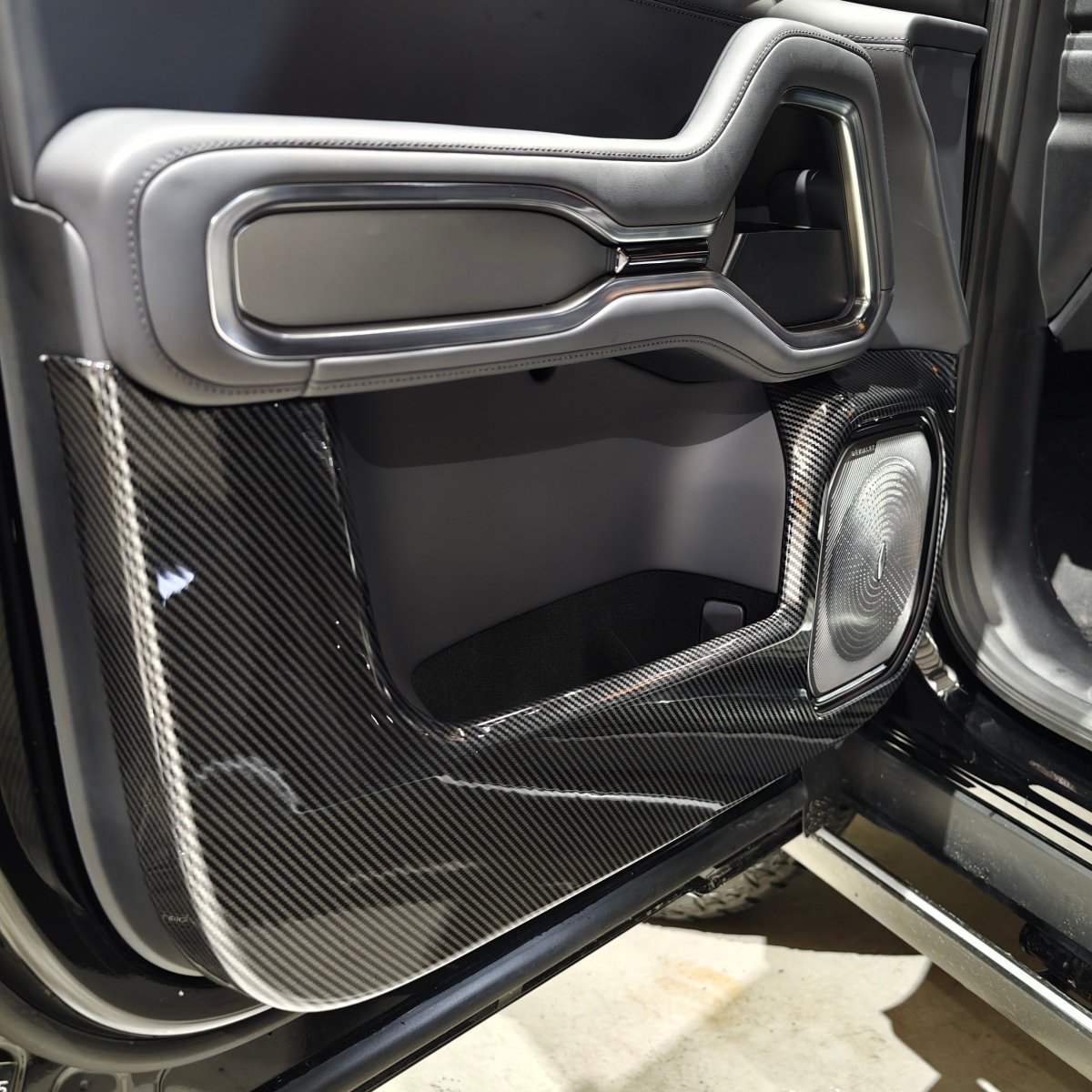 CARBON SERIES DOOR CARD SCUFF PROTECTORS  DENZA B8 2026+-Let us help you explore your 4x4 with us Noxfun