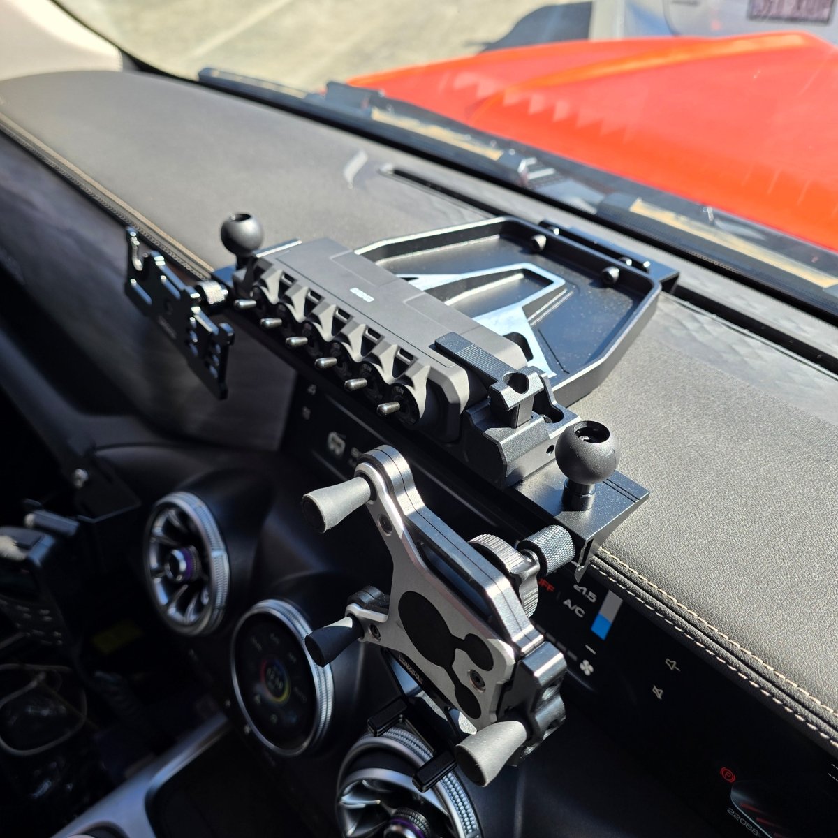 TANK 300 noxfun COMMAND CENTRE WITH 6 SWITCH WIRELESS CONTROLLER-Let us help you explore your 4x4 with us Noxfun