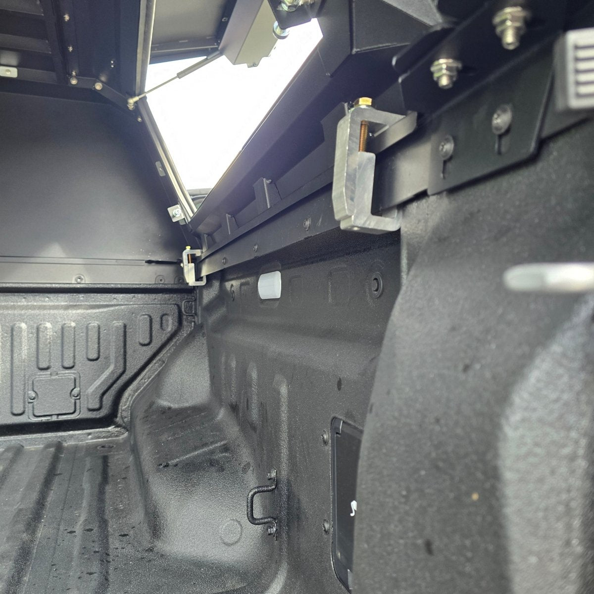 BYD SHARK 6 FLAT PACK ALLOY/ ALUMINIUM CANOPY WITH CENTRAL LOCKING-Let us help you explore your 4x4 with us Noxfun