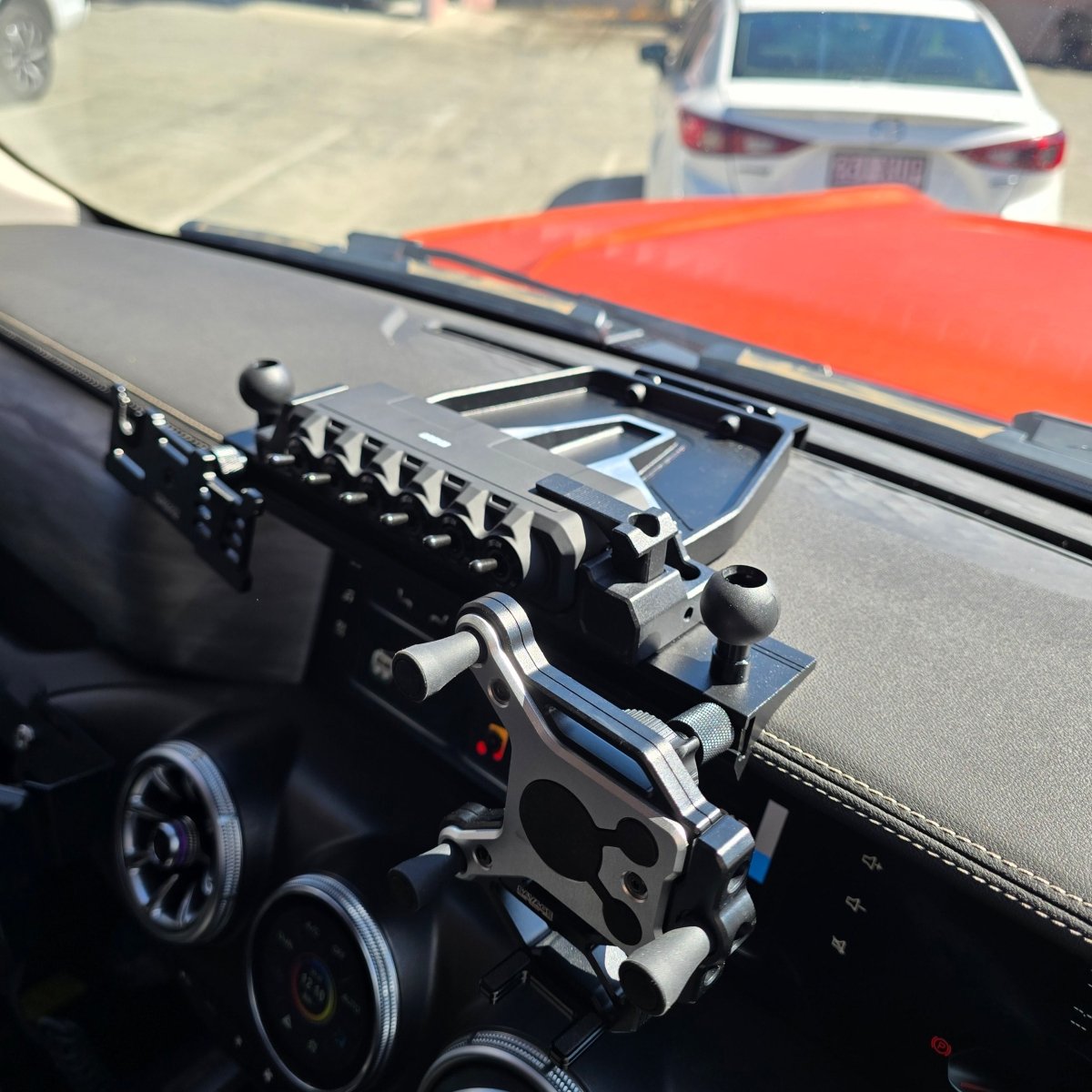TANK 300 noxfun COMMAND CENTRE WITH 6 SWITCH WIRELESS CONTROLLER-Let us help you explore your 4x4 with us Noxfun