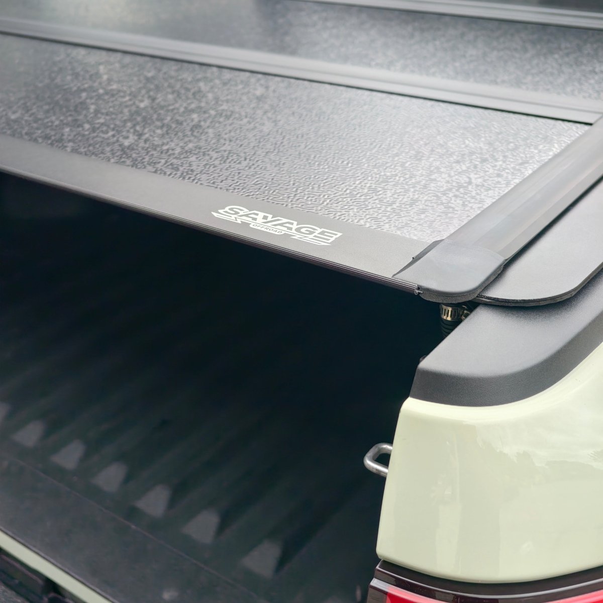 BYD SHARK 6 noxfun TRIFOLD STEALTH HARD LID COVER - TONNEAU-Let us help you explore your 4x4 with us Noxfun