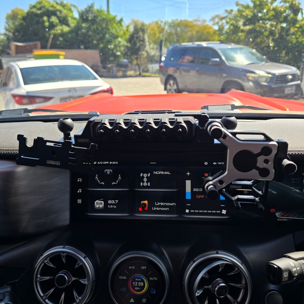 TANK 300 noxfun COMMAND CENTRE WITH 6 SWITCH WIRELESS CONTROLLER-Let us help you explore your 4x4 with us Noxfun