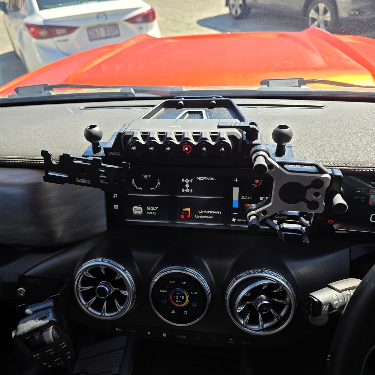 TANK 300 noxfun COMMAND CENTRE WITH 6 SWITCH WIRELESS CONTROLLER-Let us help you explore your 4x4 with us Noxfun
