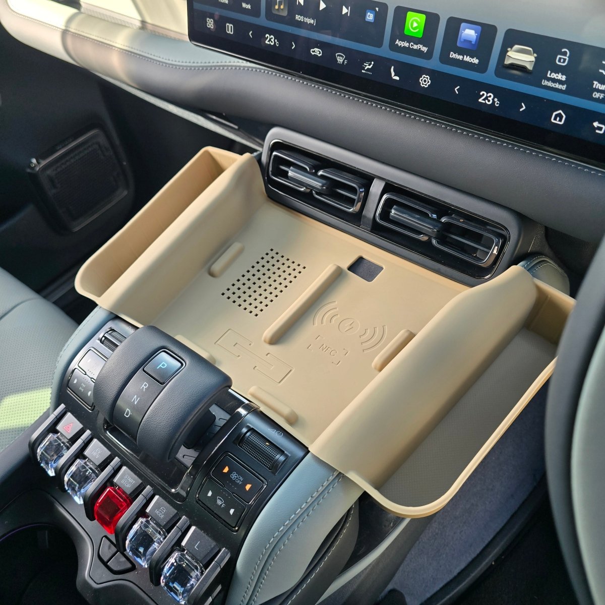 SILICONE WIRELESS CHARGING TRAY PROTECTOR WITH POCKETS DENZA B5 2026+-Let us help you explore your 4x4 with us Noxfun