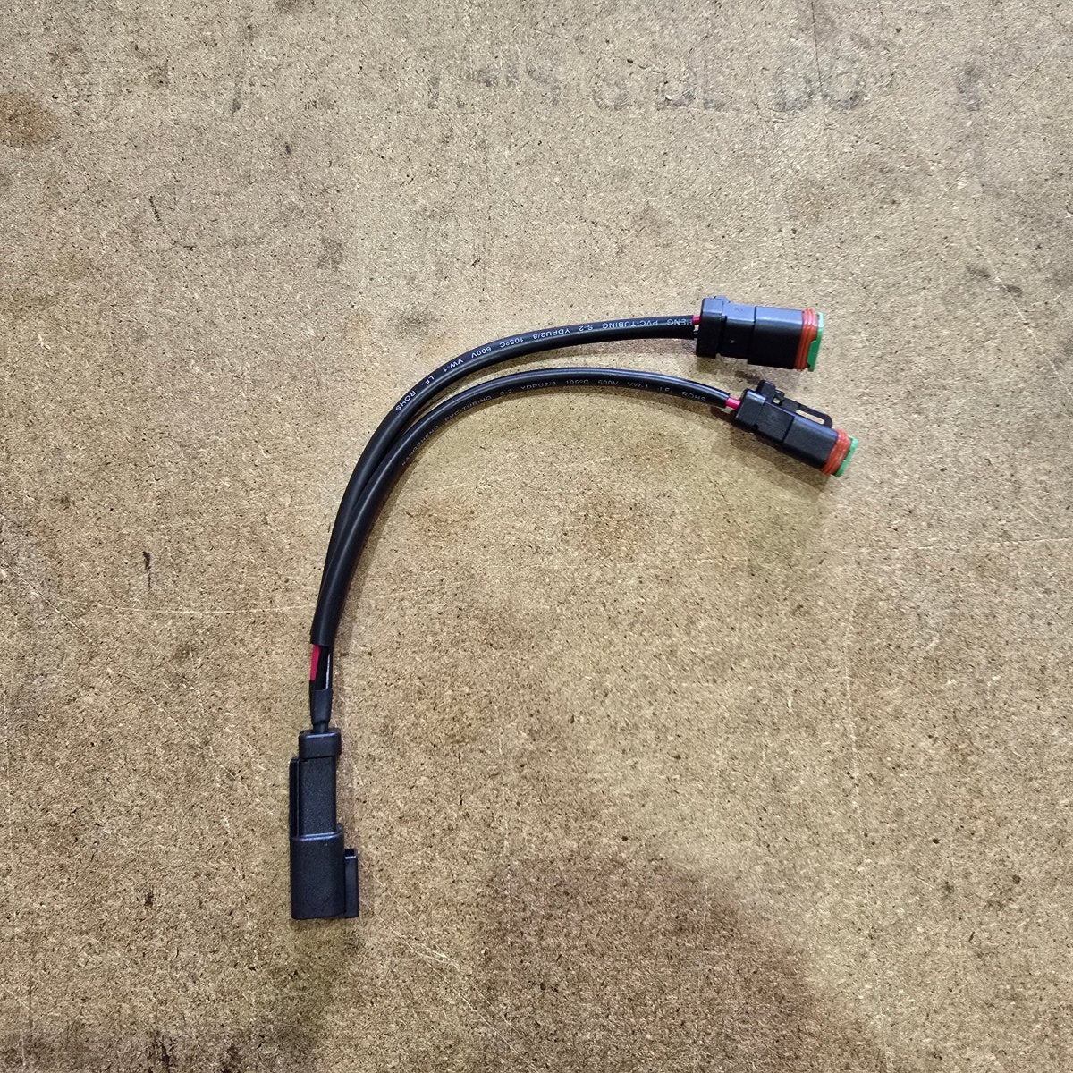 2-PIN DEUTSCH SPLITTER FOR SPOT LIGHTS & WORK LIGHTS Y ADAPTOR-Let us help you explore your 4x4 with us Noxfun