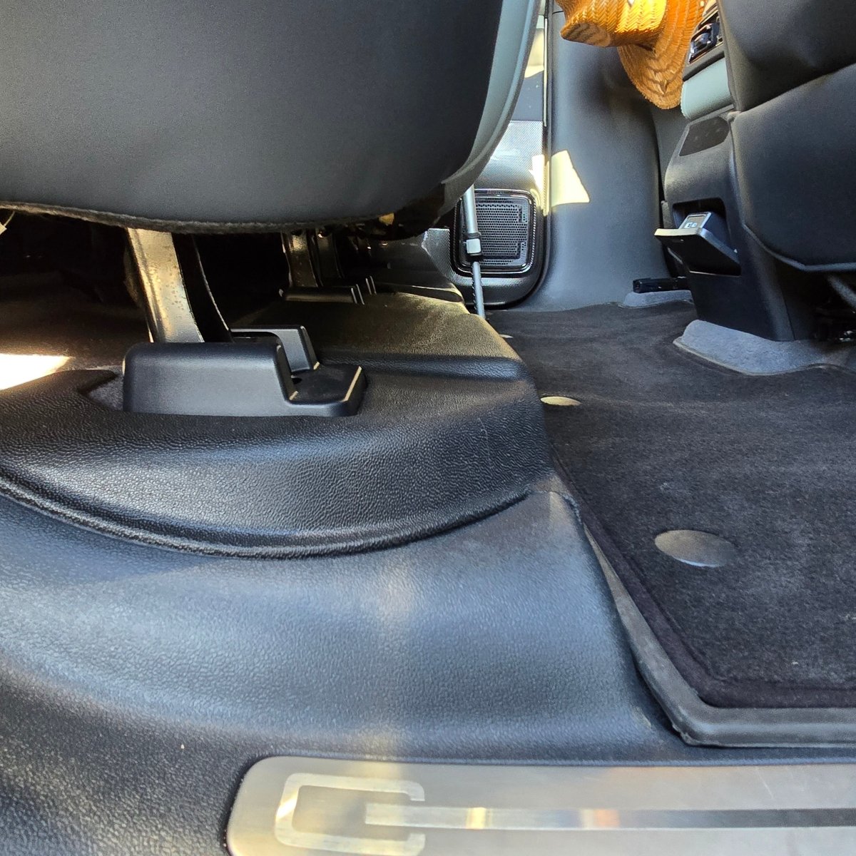 UNDER SEAT PROTECTION COVERS DENZA B5 2026+-Let us help you explore your 4x4 with us Noxfun