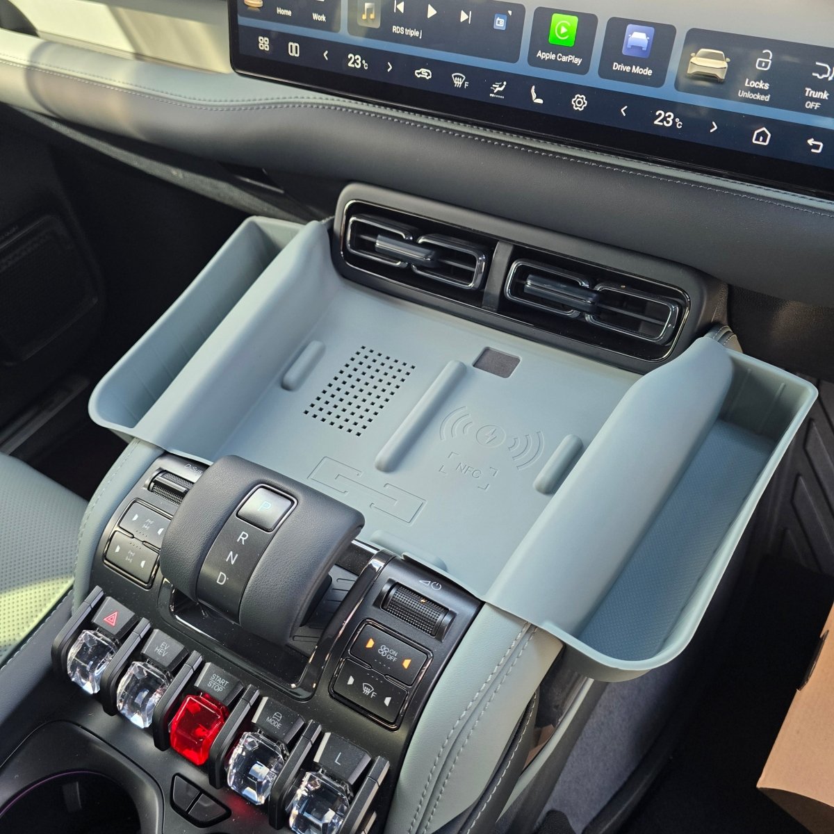 SILICONE WIRELESS CHARGING TRAY PROTECTOR WITH POCKETS DENZA B5 2026+-Let us help you explore your 4x4 with us Noxfun