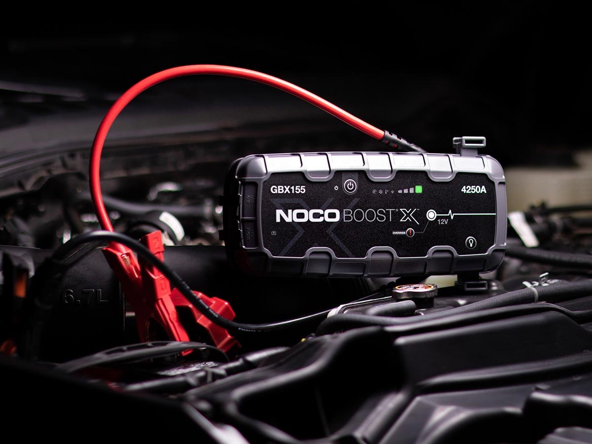 Arrancador portátil 4250A para motores de gasolina hasta 10.0L y diésel hasta 8.0L