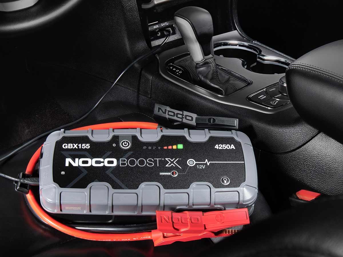 Arrancador portátil 4250A para motores de gasolina hasta 10.0L y diésel hasta 8.0L
