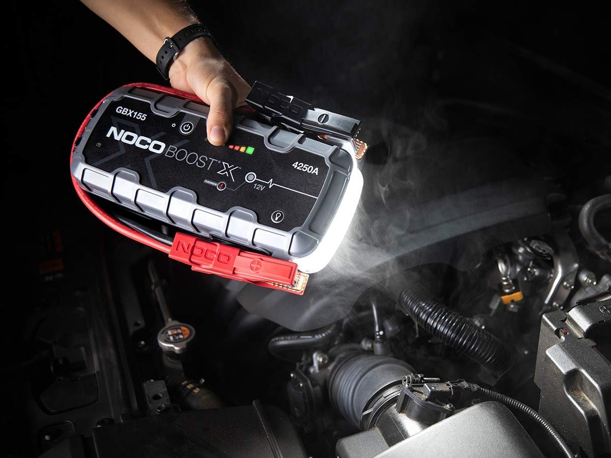 Arrancador portátil 4250A para motores de gasolina hasta 10.0L y diésel hasta 8.0L