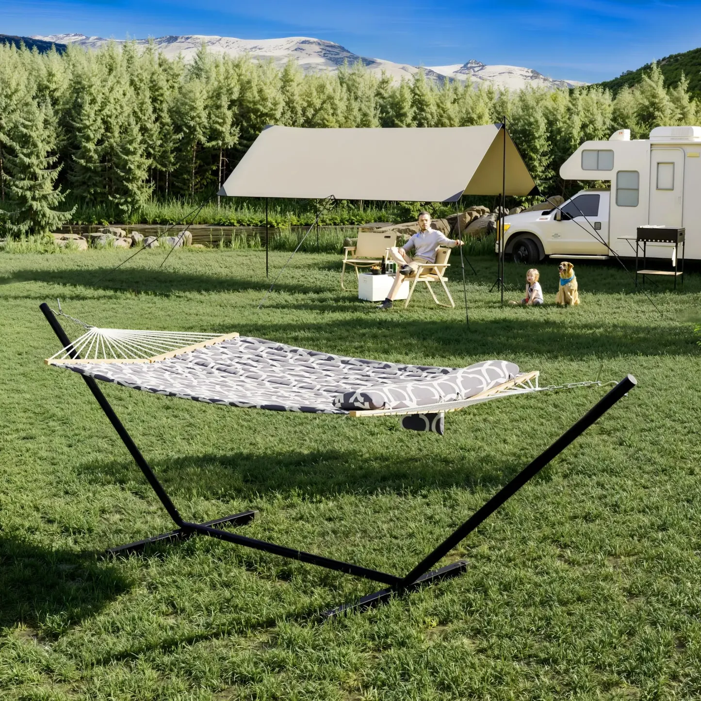 Hamaca doble portátil con soporte, estructura resistente, capacidad de hasta 215 kg, diseño fácil de transportar con cuerda de equilibrio. Ideal para patio, jardín, playa y uso exterior.