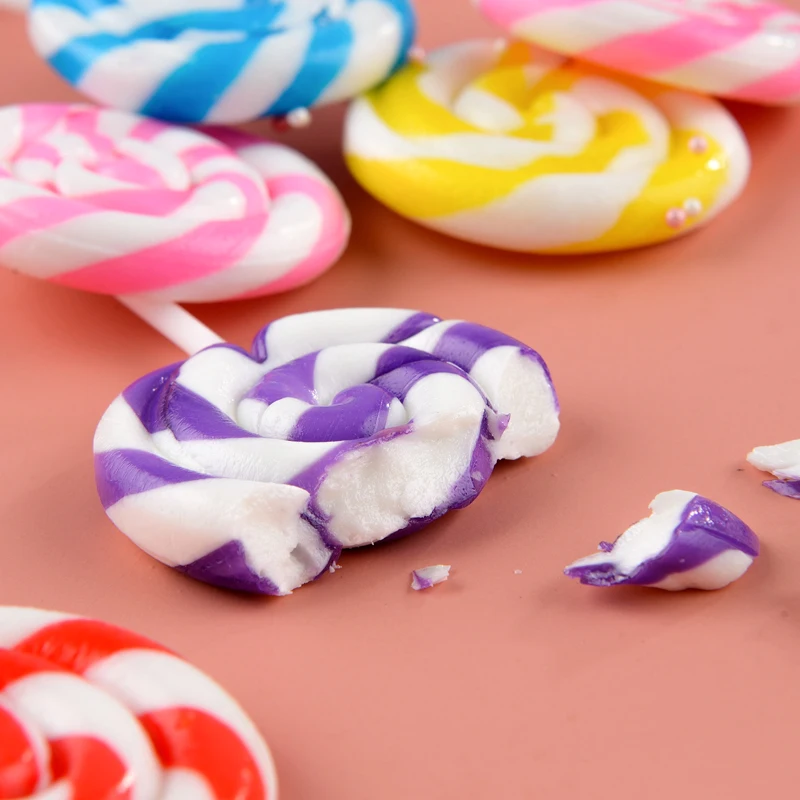 Assorted Fruit Flavor Swirl Lollipops