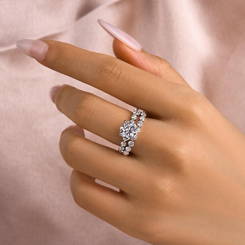 Luna Moissanite 2.0 Ct ～ 6.0 Ct Round Cut 2-Pc Wedding Ring Set In Sterling Silver