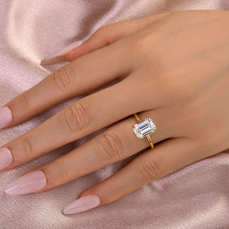 Luna Moissanite 1.0 Ct ～ 4.0 Ct Emerald Cut Solitaire Classic Engagement Ring In Sterling Silver