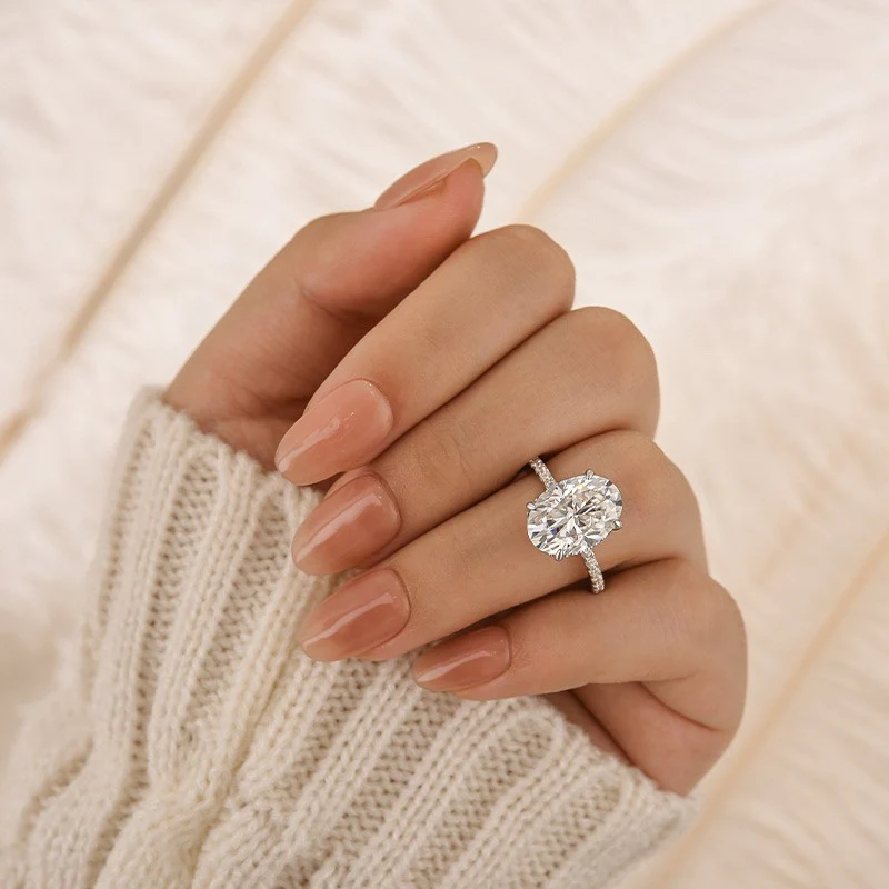 Luna Moissanite 4.0 Ct Oval Cut Classic Engagement Ring In Sterling Silver
