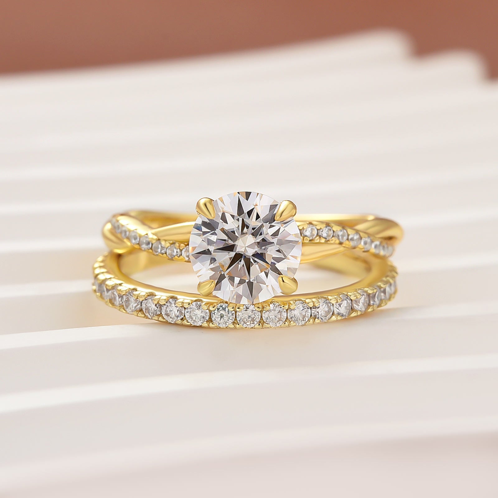 Luna Moissanite 1.0 Ct ～ 6.0 Ct Round Cut Twist 2-Pc Wedding Ring Set In Sterling Silver With Classic Half Band