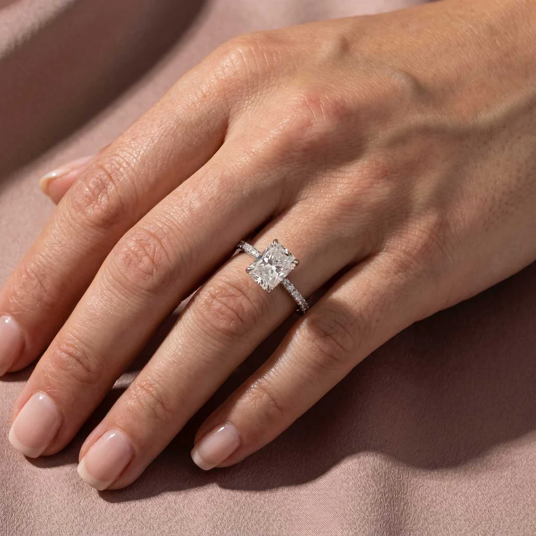 Luna Moissanite 2.0 ～ 4.0 Ct Radiant Cut Classic Engagement Ring In Sterling Silver