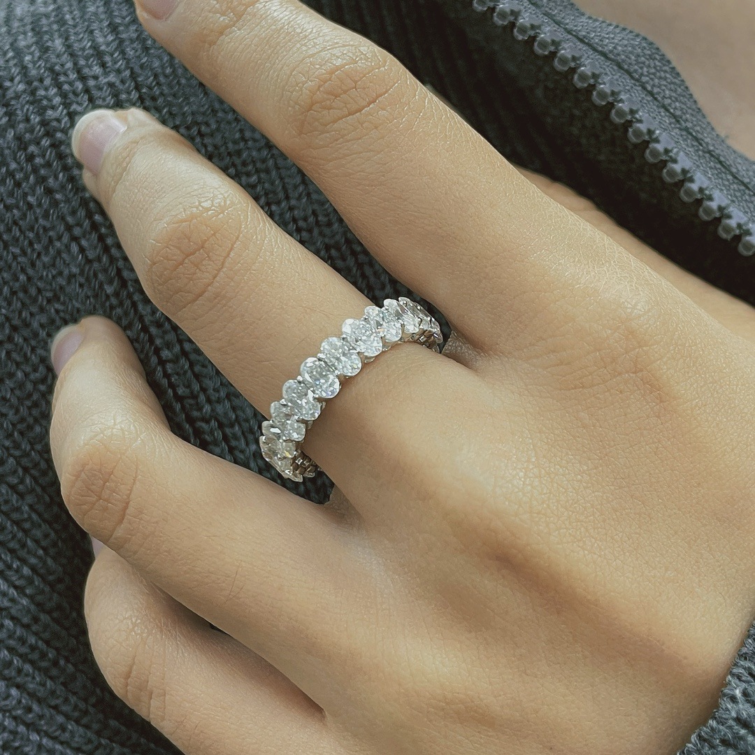 Luna Moissanite Oval Cut 3*5mm Full Eternity Wedding Band In Sterling Silver