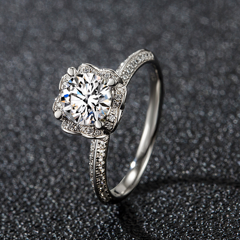 Luna Moissanite 1.0 Ct Round Cut Halo Hand Flower Engagement Ring In Sterling Silver