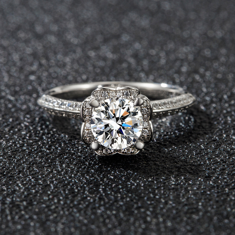 Luna Moissanite 1.0 Ct Round Cut Halo Hand Flower Engagement Ring In Sterling Silver