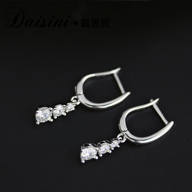 Luna Moissanite 1.7 Ct Round Cut Three Stone Tassel Earrings In Sterling Silver