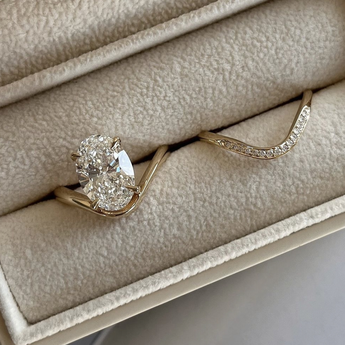 2.5Ct Moissanite Oval Cut Classic Wedding Set in Sterling Silver-Sterling Silver-lornajewelry