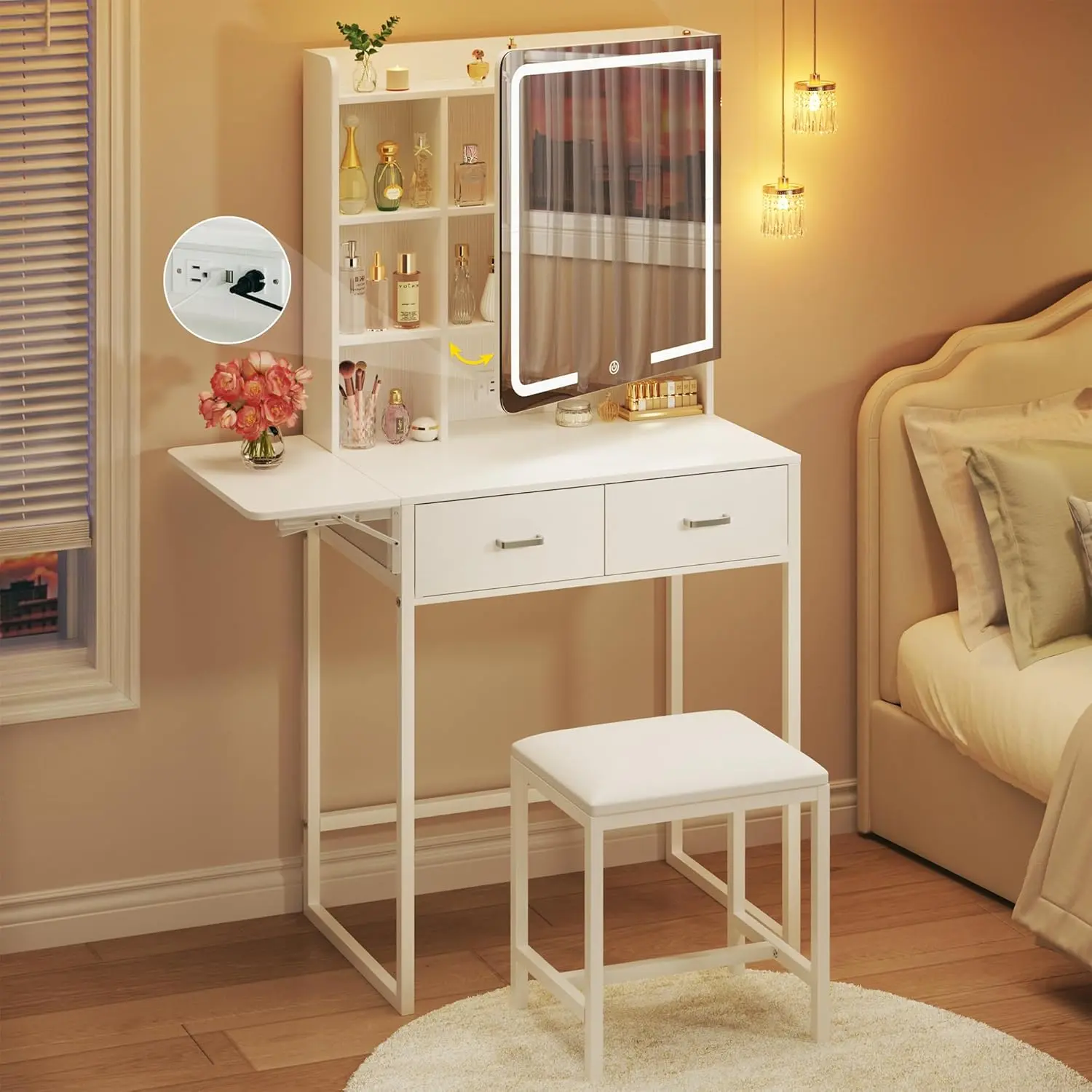 Un tocador con espejo y luz; un tocador pequeño con cajones de tela, una silla y estantes; con un panel plegable y una toma de corriente.