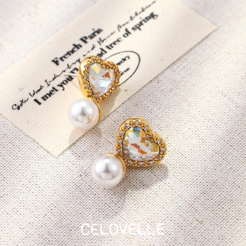 Liora Gleam Pearl Heart Stud Earrings product image 7