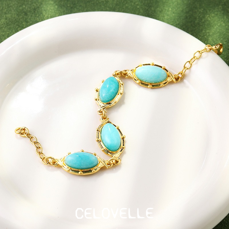 Amara Gleam Sculptural Chain Bracelet product image 4