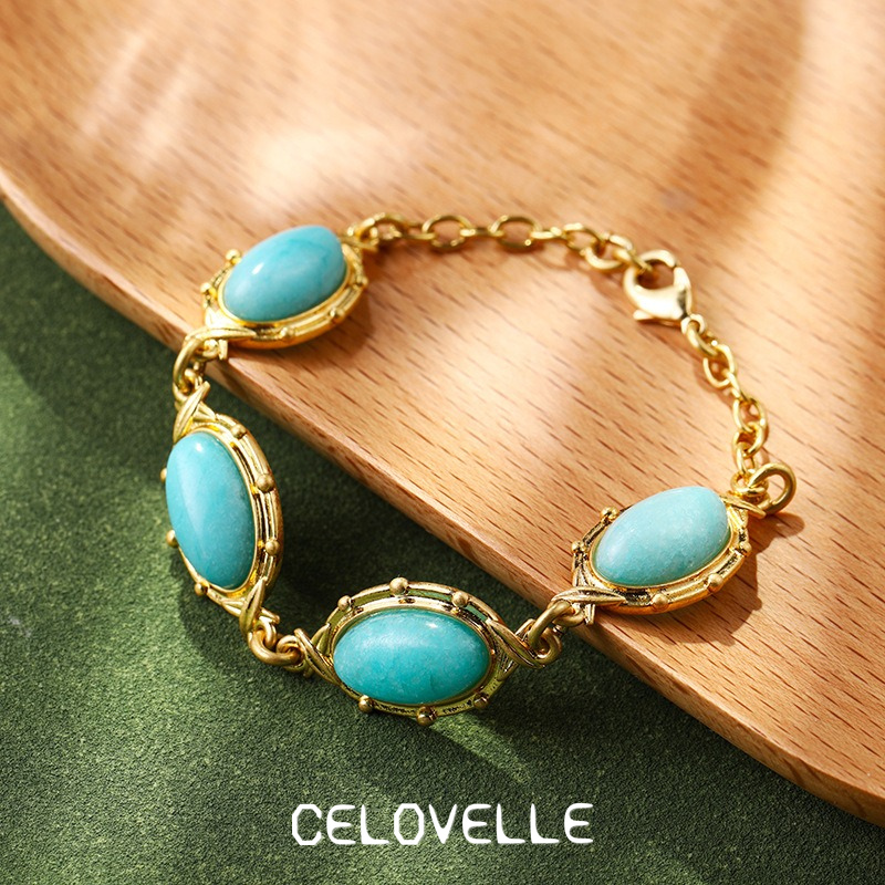 Amara Gleam Sculptural Chain Bracelet product image 7