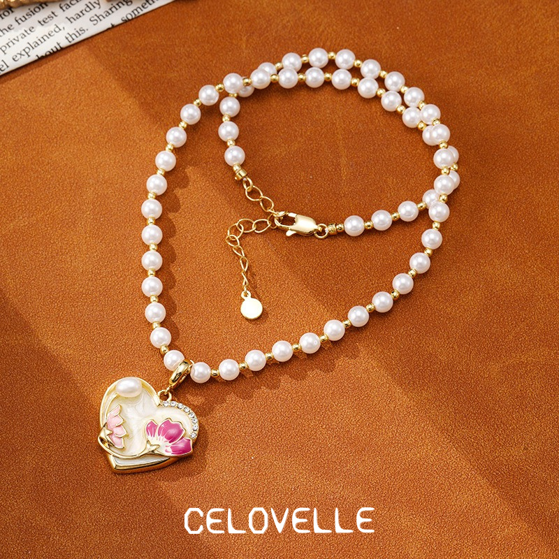 Elara Lustre Pearl Heart Pendant Necklace product image 3