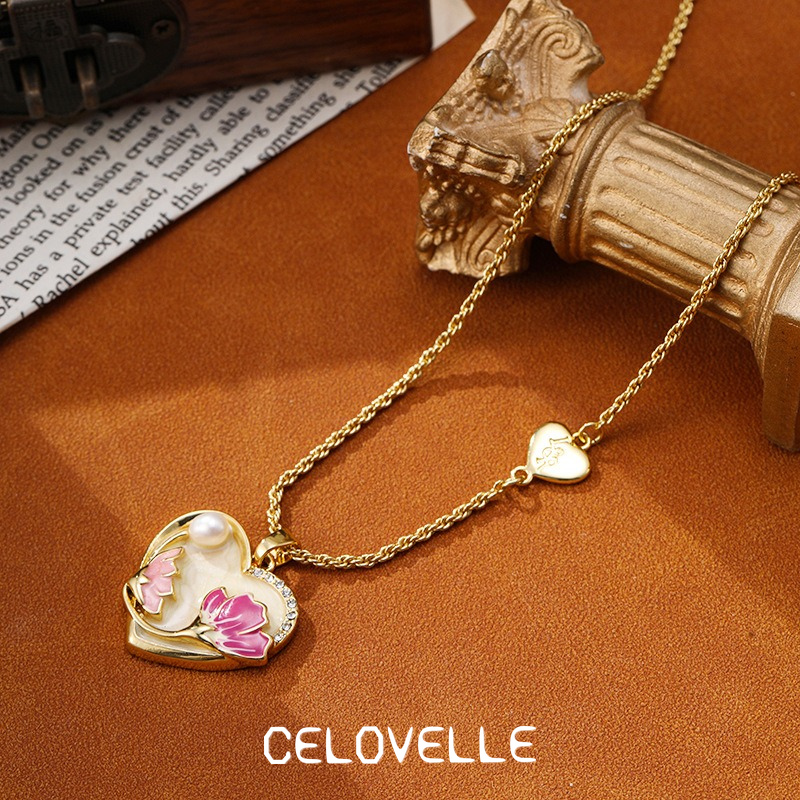 Elara Lustre Pearl Heart Pendant Necklace product image 4