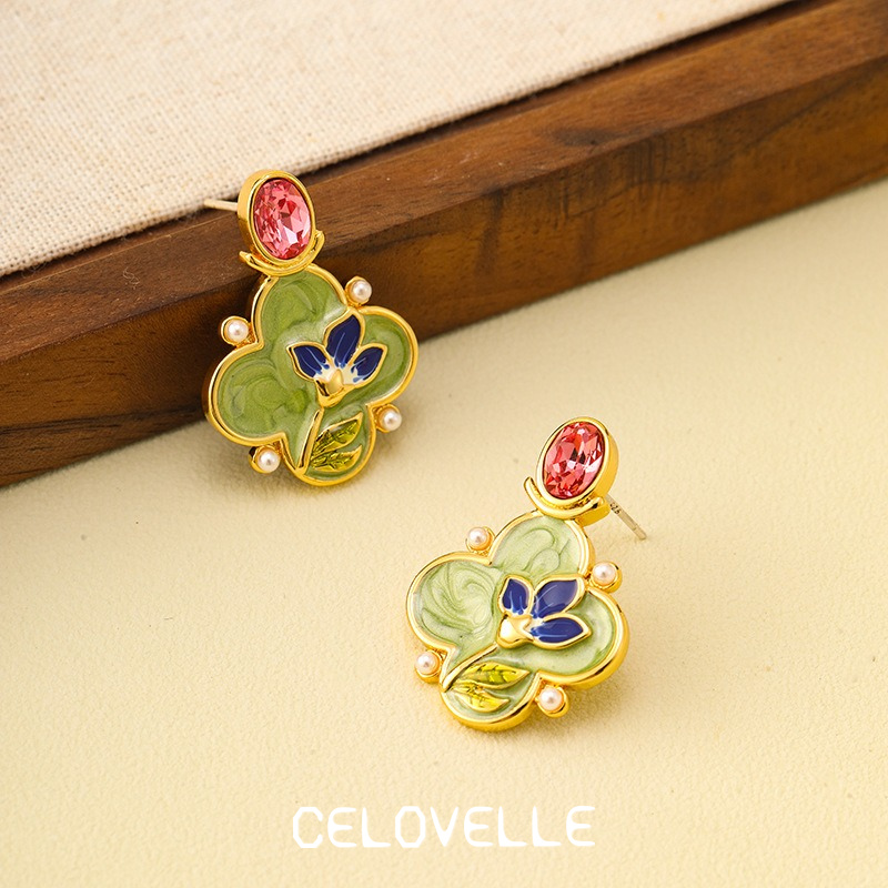 Solene Muse Pearl Floral Stud Earrings product image 3