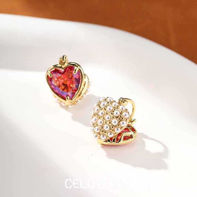 Ophelia Petal Pearl Heart Hoop Earrings product image 5