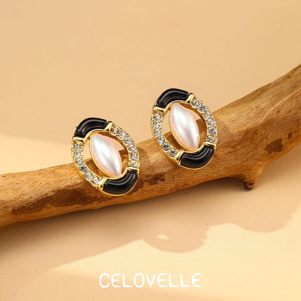 Vesper Bloom Pearl Geometric Stud Earrings product image 3