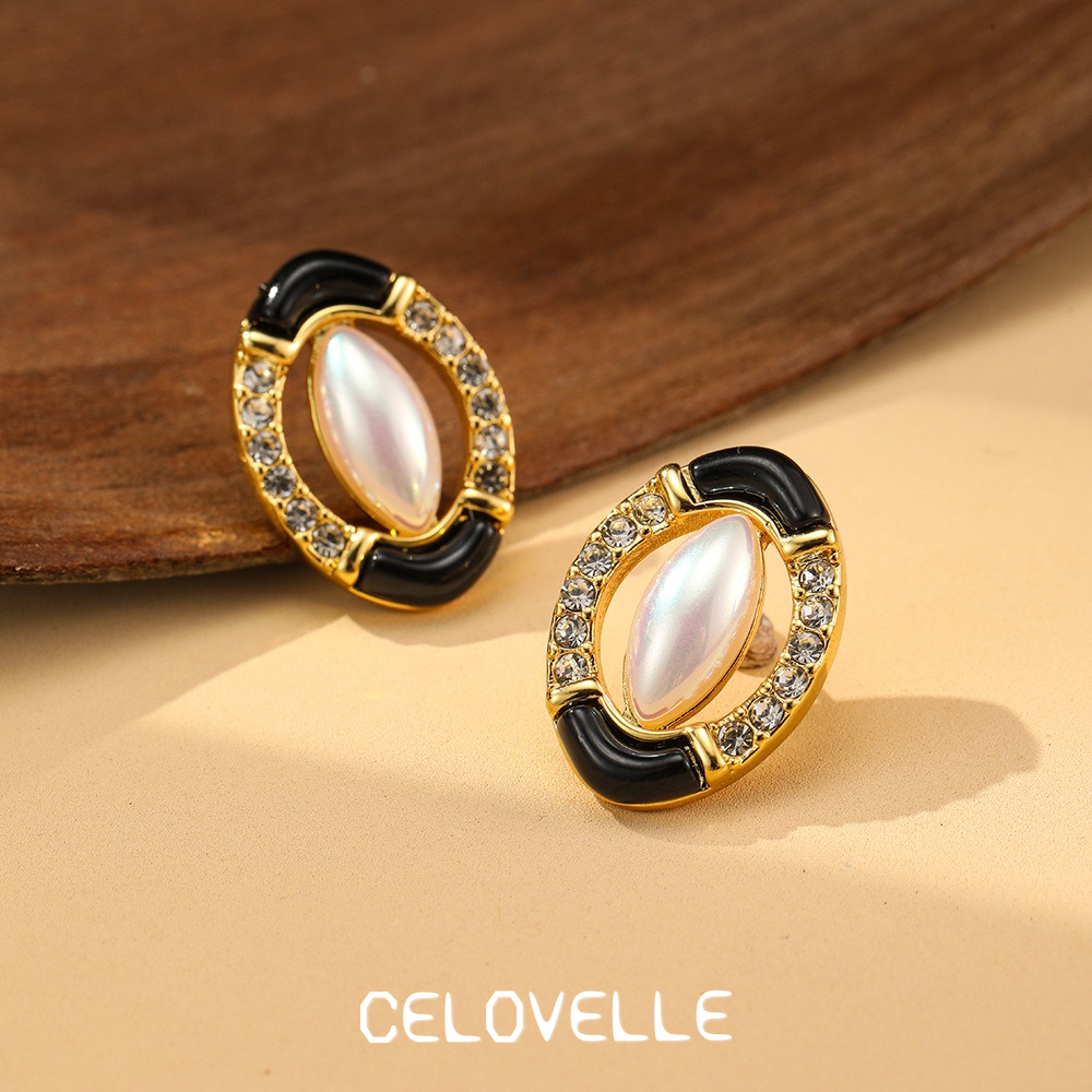 Vesper Bloom Pearl Geometric Stud Earrings product image 5