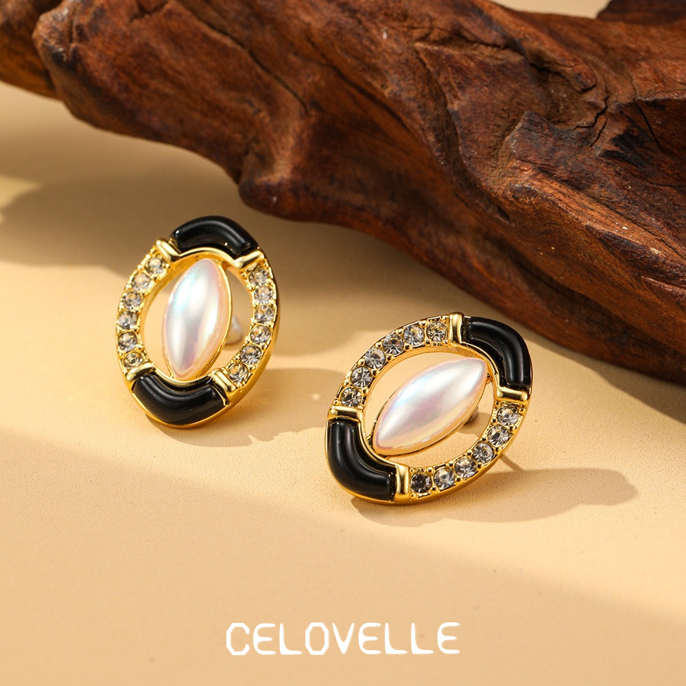 Vesper Bloom Pearl Geometric Stud Earrings product image 7