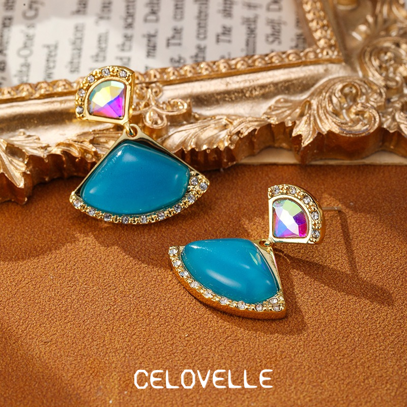 Evadne Petal Sculptural Stud Earrings product image 5